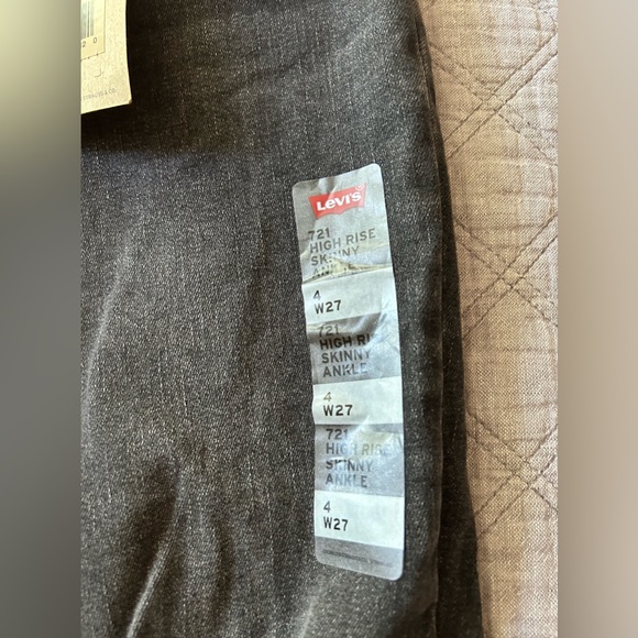Levi’s high rise skinny ankle women’s NWT jeans - Picture 3 of 7